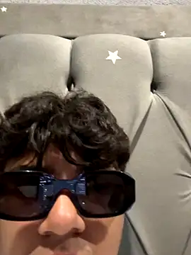 lain213 online show from October 13, 2025, 5:40 am