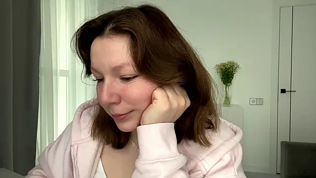 Snapshot of TamekiaSamii chatting on November 19, 2025, 7:08 am TamekiaSamii online show from November 19, 2025, 7:08 am