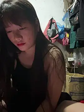 TrangNemo online show from November 8, 2025, 7:12 pm