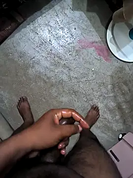 Snapshot of Bull_For_Cuckold_Realmeet chatting on April 26, 2026, 7:17 am Bull For Cuckold Realmeet online show from April 26, 2026, 7:17 am