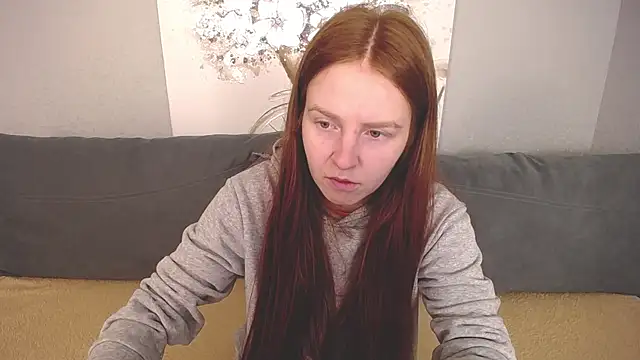 Evarey  online show from October 13, 2025, 4:23 am