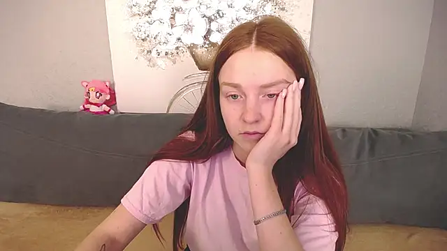 Evarey  online show from October 18, 2025, 11:11 am