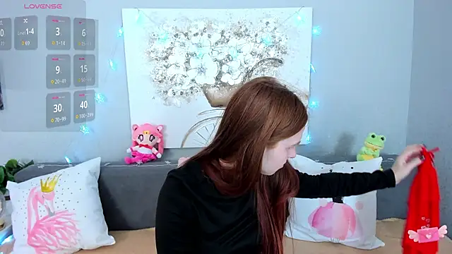 Evarey  online show from December 19, 2025, 6:31 am