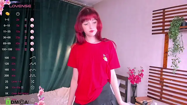 Snapshot of _LucyStars_ chatting on November 1, 2025, 1:46 pm LucyStars online show from November 1, 2025, 1:46 pm