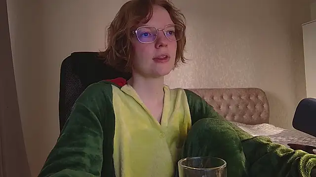 emymayy online show from June 22, 2026, 3:25 am