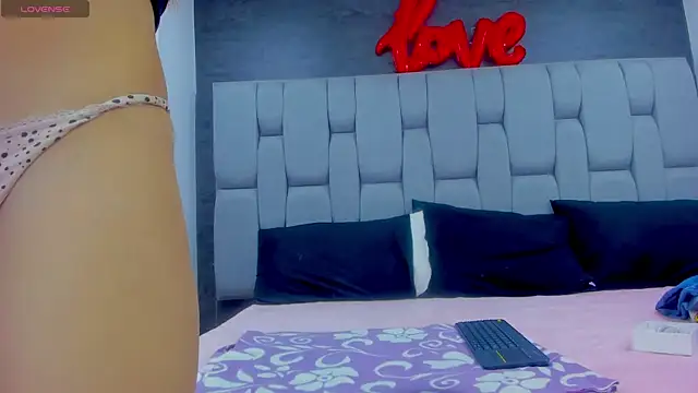 Snapshot of Abby-horny chatting on October 8, 2025, 8:39 pm Abby-horny online show from October 8, 2025, 8:39 pm