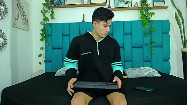 Snapshot of Brian_hot chatting on November 1, 2025, 7:49 pm Brian hot online show from November 1, 2025, 7:49 pm