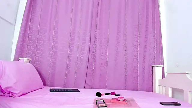 Snapshot of nahomy_smiith chatting on November 2, 2025, 4:31 pm nahomy smiith online show from November 2, 2025, 4:31 pm