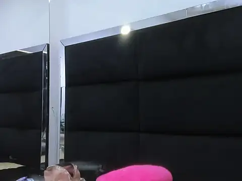 DennisJhons online show from March 11, 2026, 7:53 pm