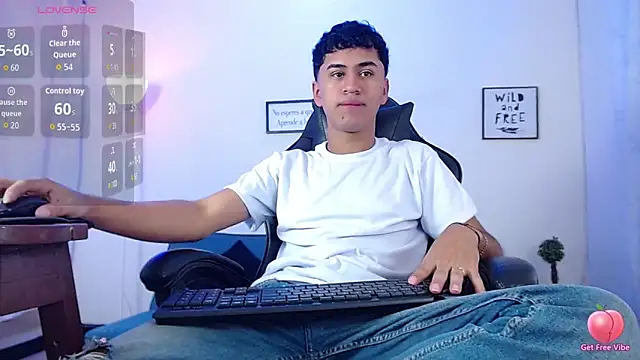 Snapshot of Alancum7 chatting on June 22, 2026, 1:19 pm Alancum7 online show from June 22, 2026, 1:19 pm