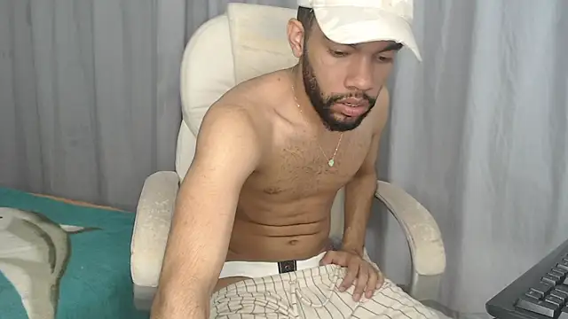 Snapshot of andresnoir_ chatting on October 17, 2025, 2:30 pm andresnoir online show from October 17, 2025, 2:30 pm