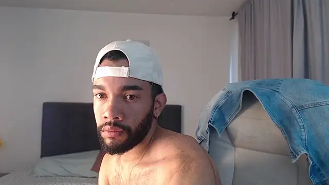 Snapshot of andresnoir_ chatting on November 2, 2025, 1:46 pm andresnoir online show from November 2, 2025, 1:46 pm