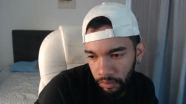 Snapshot of andresnoir_ chatting on November 3, 2025, 1:45 pm andresnoir online show from November 3, 2025, 1:45 pm