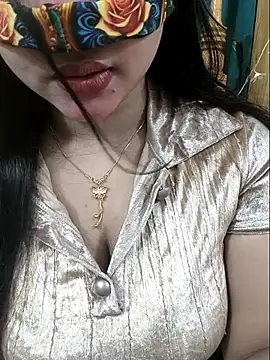 Beauty Queen Soniya online show from April 27, 2026, 3:21 pm