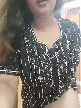 Snapshot of Beauty_Queen_Soniya chatting on June 16, 2026, 2:47 am Beauty Queen Soniya online show from June 16, 2026, 2:47 am