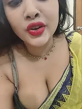 Snapshot of Beauty_Queen_Soniya chatting on July 24, 2026, 5:49 am Beauty Queen Soniya online show from July 24, 2026, 5:49 am