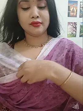 Snapshot of Beauty_Queen_Soniya chatting on July 27, 2026, 4:52 am Beauty Queen Soniya online show from July 27, 2026, 4:52 am