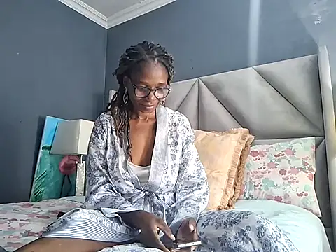 Snapshot of NaughtyCouga chatting on May 6, 2026, 6:19 am NaughtyCouga online show from May 6, 2026, 6:19 am
