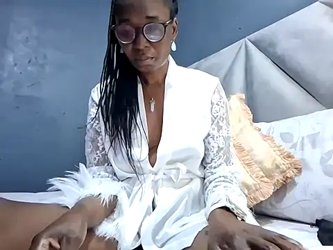Snapshot of NaughtyCouga chatting on June 20, 2026, 5:10 am NaughtyCouga online show from June 20, 2026, 5:10 am