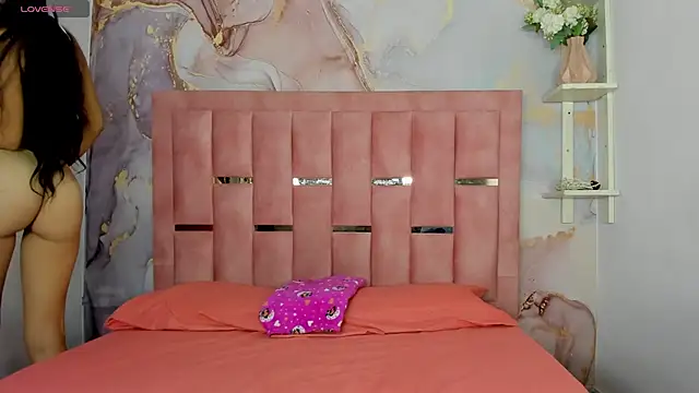 Snapshot of Isis_Blaze chatting on November 12, 2025, 3:07 am Isis Blaze online show from November 12, 2025, 3:07 am