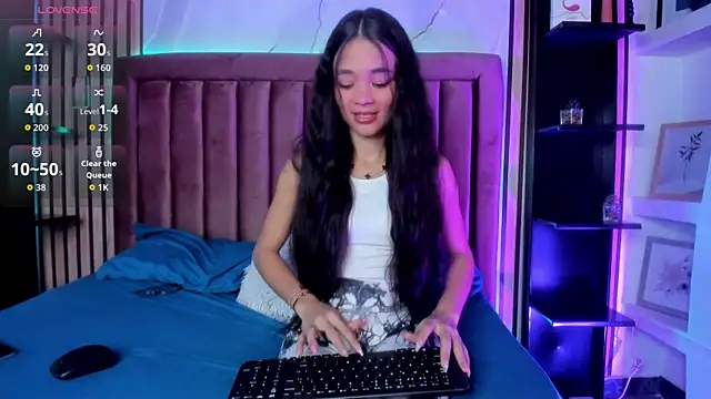 Isis Blaze online show from May 2, 2026, 3:33 am