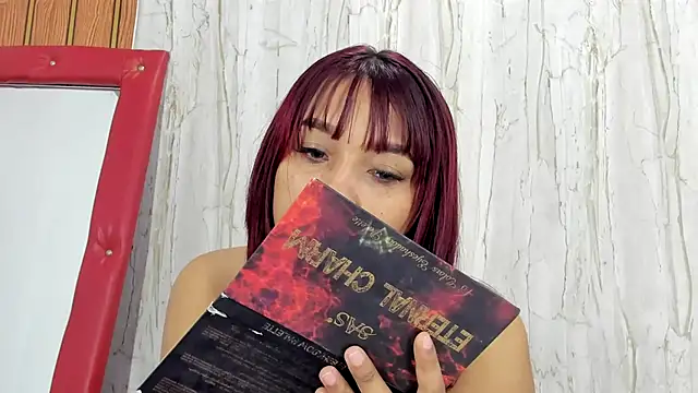 luisabecker  online show from November 17, 2025, 1:50 pm