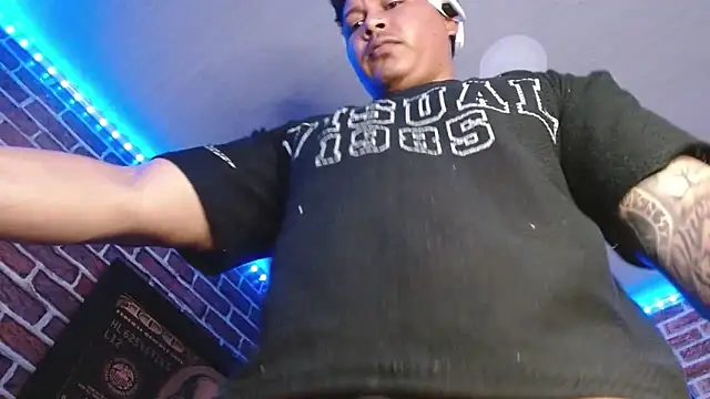 Snapshot of jordan_bigcock_ chatting on June 11, 2026, 12:32 am jordan bigcock online show from June 11, 2026, 12:32 am