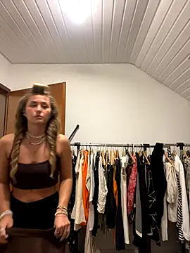 goddesemiiyy online show from October 14, 2025, 10:32 pm