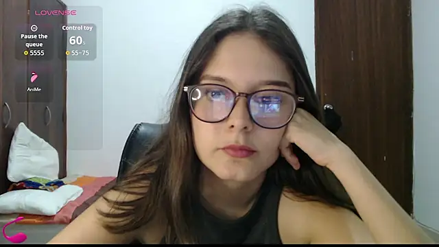 CarlaLorez online show from June 21, 2026, 7:05 pm