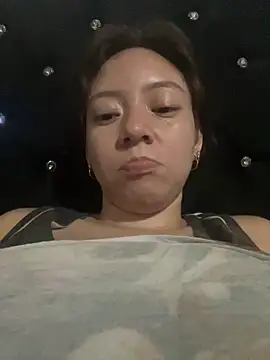 Snapshot of Damara_Rolands- chatting on May 7, 2026, 12:49 am Damara Rolands- online show from May 7, 2026, 12:49 am