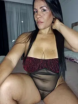 karla-bruni online show from December 16, 2025, 10:09 am