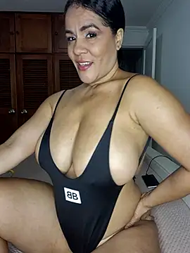 karla-bruni online show from February 18, 2026, 10:11 am