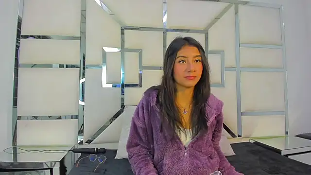 Snapshot of Mia_clark18 chatting on October 10, 2025, 3:38 am Mia clark18 online show from October 10, 2025, 3:38 am