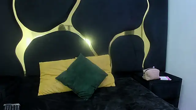 Snapshot of Mia_clark18 chatting on November 27, 2025, 5:48 pm Mia clark18 online show from November 27, 2025, 5:48 pm