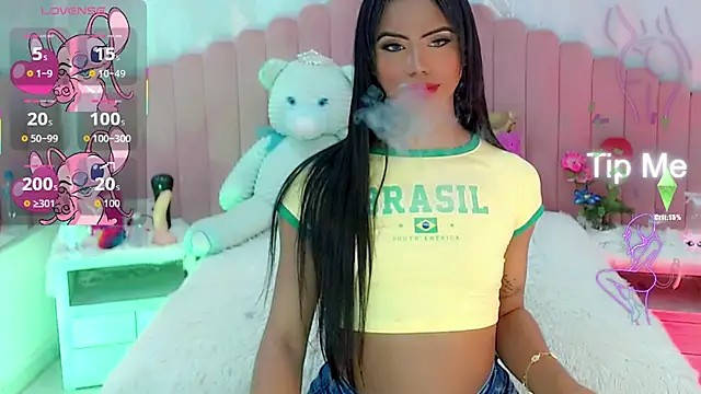 Snapshot of amber_maldonado chatting on October 29, 2025, 5:20 am amber maldonado online show from October 29, 2025, 5:20 am