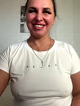 Snapshot of MIRAA_LUV chatting on October 26, 2025, 7:36 am MIRAA LUV online show from October 26, 2025, 7:36 am