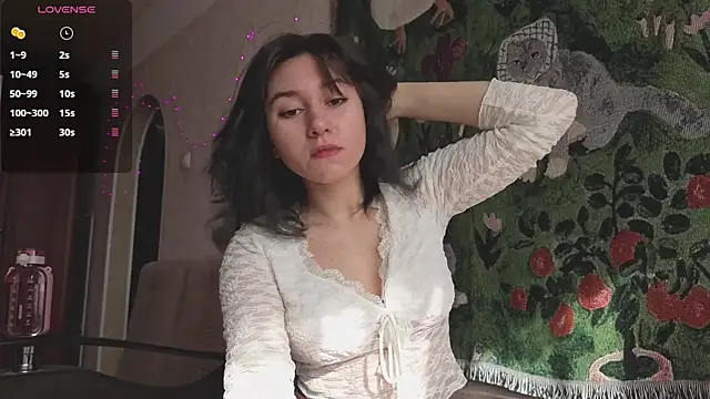 MiaLovelyOne online show from May 1, 2026, 4:28 am