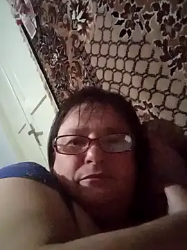 MilaCold5443 online show from May 12, 2026, 7:33 pm