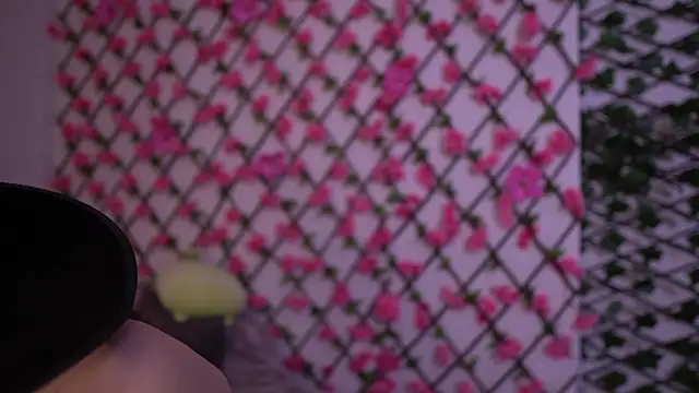 Petite Polly online show from October 28, 2025, 6:10 pm