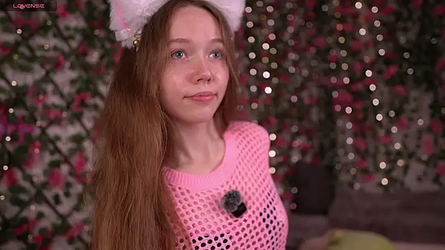 Petite Polly online show from December 15, 2025, 6:12 pm