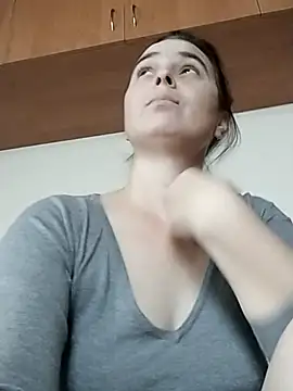 Snapshot of Ella-433 chatting on December 14, 2025, 10:42 am Ella-433 online show from December 14, 2025, 10:42 am