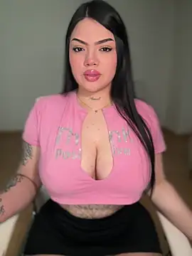 dulcemarianh  online show from April 29, 2026, 3:21 am