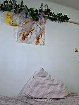 Snapshot of Nika_aa chatting on May 6, 2026, 5:18 pm Nika aa online show from May 6, 2026, 5:18 pm