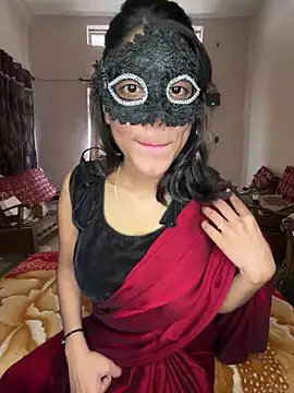 Lovebirdss online show from February 5, 2026, 8:08 am