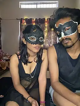 Lovebirdss online show from March 9, 2026, 9:35 am