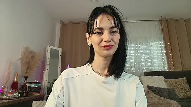 JacquelineHex online show from July 5, 2026, 4:19 am