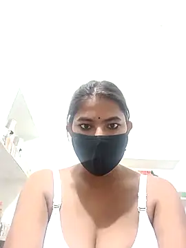 Hot radhaji online show from November 7, 2025, 4:40 pm