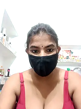 Hot radhaji online show from November 11, 2025, 4:07 pm