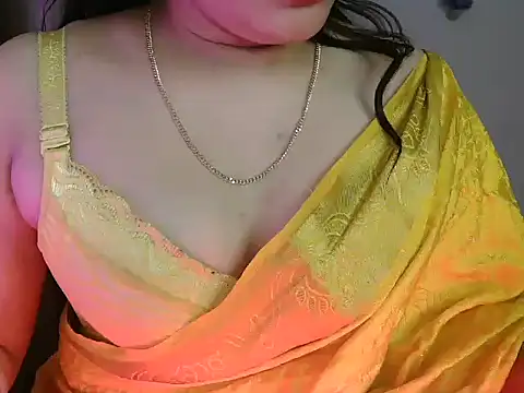 Snapshot of Royal_zara chatting on November 29, 2025, 4:32 pm Royal zara online show from November 29, 2025, 4:32 pm