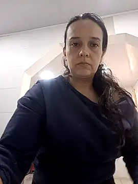 Snapshot of FiorellaDuboi chatting on November 21, 2025, 9:13 pm FiorellaDuboi online show from November 21, 2025, 9:13 pm